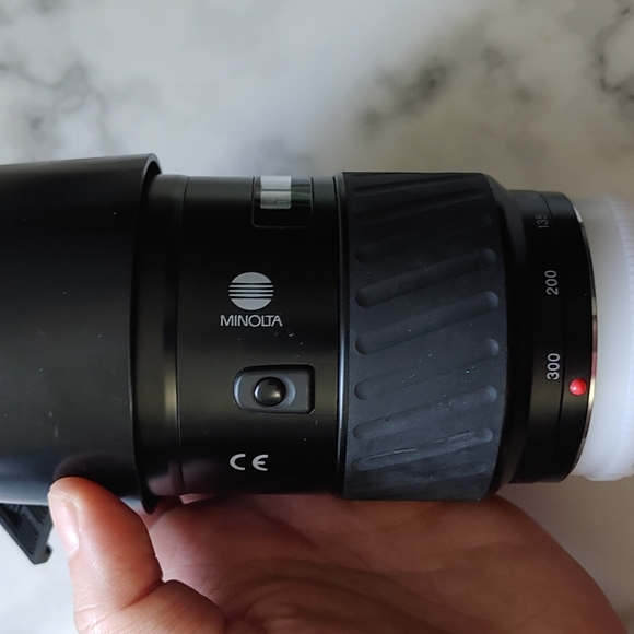 Vintage Minolta Camera - Picture 9 of 14